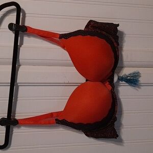 Torrid push up plunge bra black and red size 44B